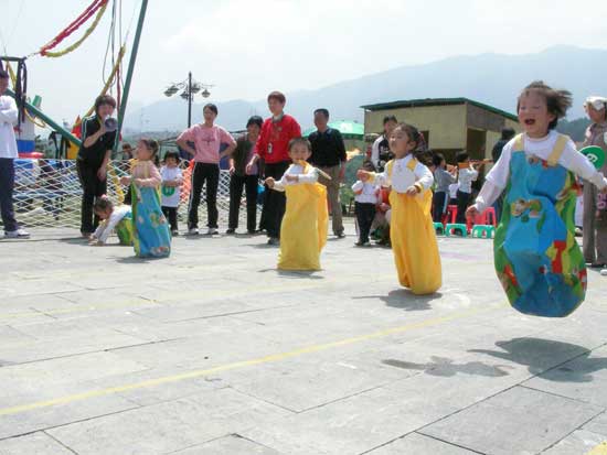 伟才幼儿园户外游戏|活动鉴赏|幼儿园加盟-幼儿