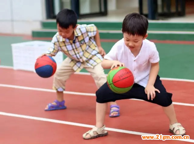 河南洛阳正大国际香港伟才幼儿园上演了一场萌版奥运会