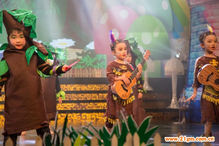 猛戳视频！四川泸州首届春晚，伟才宝贝萌娃秀！