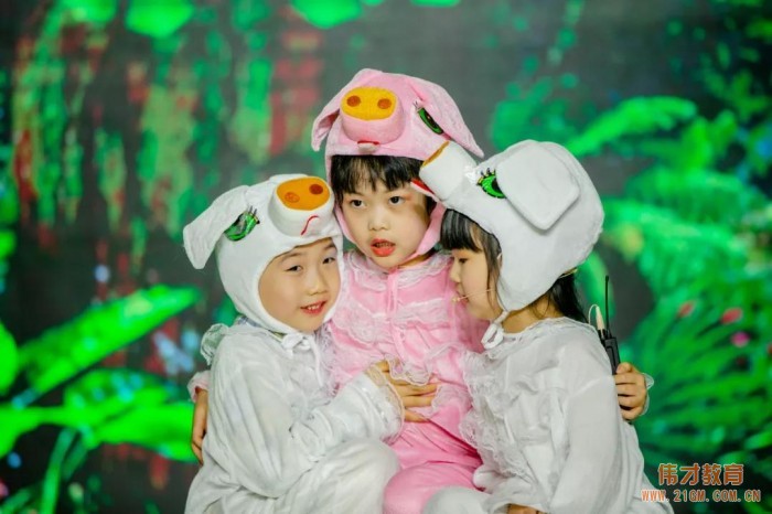山东威海伟才幼儿园:双旦大PARTY