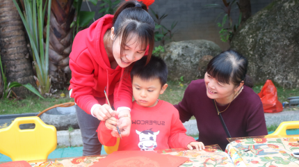 广西东兴天鹅湖伟才幼儿园：迎新春，逛庙会