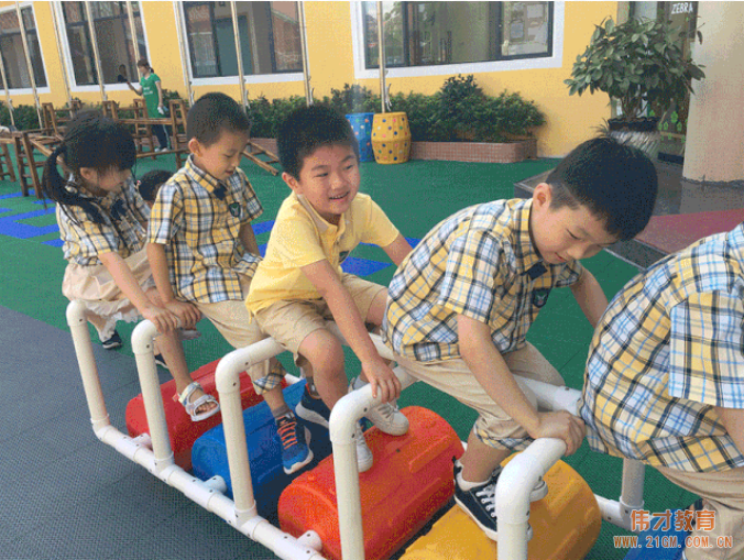 广东普宁市伟才幼儿园大班回园记:你笑起来真好看!