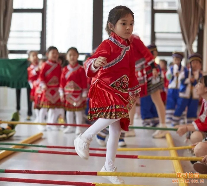 “壮乡歌圩节，五彩三月三”——广西南宁美泉伟才幼儿园