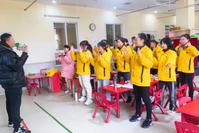 首期《伟才体育游戏课程》培训在石门县伟才幼儿园开展