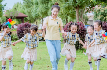 伟才幼儿园开学第一天，请接招！