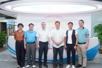 安徽省教育发展基金会理事长一行来访伟才教育，共谋教育发展新篇章