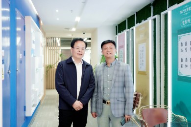 地域无界，相通共融丨新疆英吉沙县领导一行到访伟才教育集团