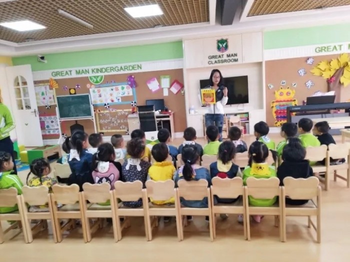 美丽温柔的家长助教，生动有趣的绘本故事，让宝贝爱上阅读