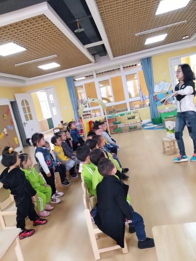 美丽温柔的家长助教，生动有趣的绘本故事，让宝贝爱上阅读